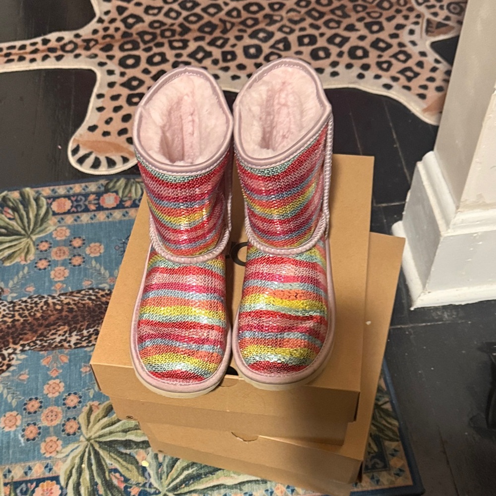 Colorful by Ugg Kids Boots